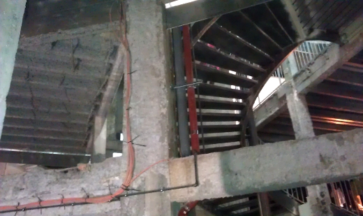 palais de tokyo, paris. inauguration. sous sol en beton